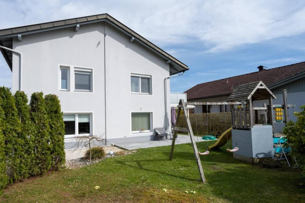 Schoenes Ferienhaus Mit Garten Portschach am Woerthersee Luaran gambar